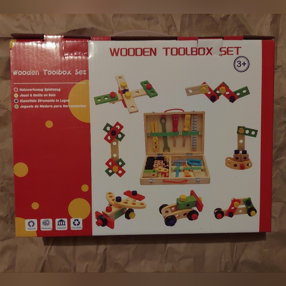 Wooden toolbox set